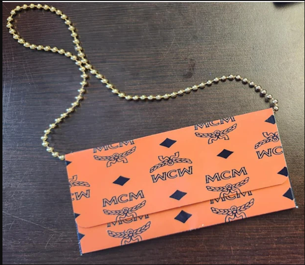 Hershey Purse Template (for Canva)